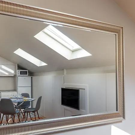 Stilvolle Moderne In Der Innenstadt Von Apartment